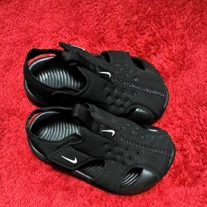 Nike infant sandals